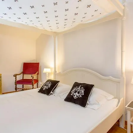 Chateau Sleeps 8 Wifi بيت للعطل Beaucharmoy