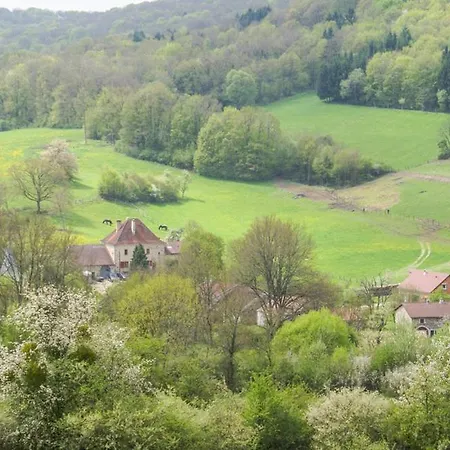 Chateau Sleeps 8 Wifi Beaucharmoy