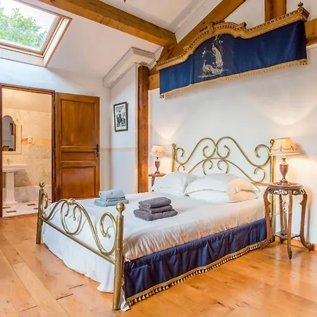بيت للعطل Chateau Sleeps 8 Wifi *