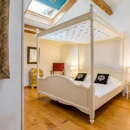 بيت للعطل Chateau Sleeps 8 Wifi
