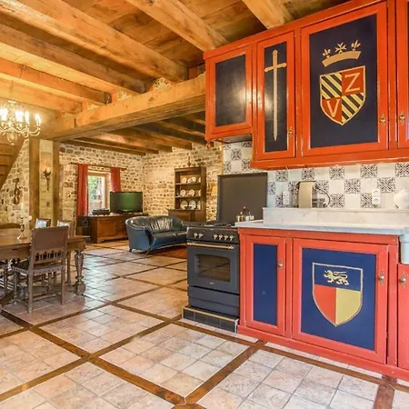 بيت للعطل Chateau Sleeps 8 Wifi *